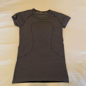 Lulu lemon short sleeve top